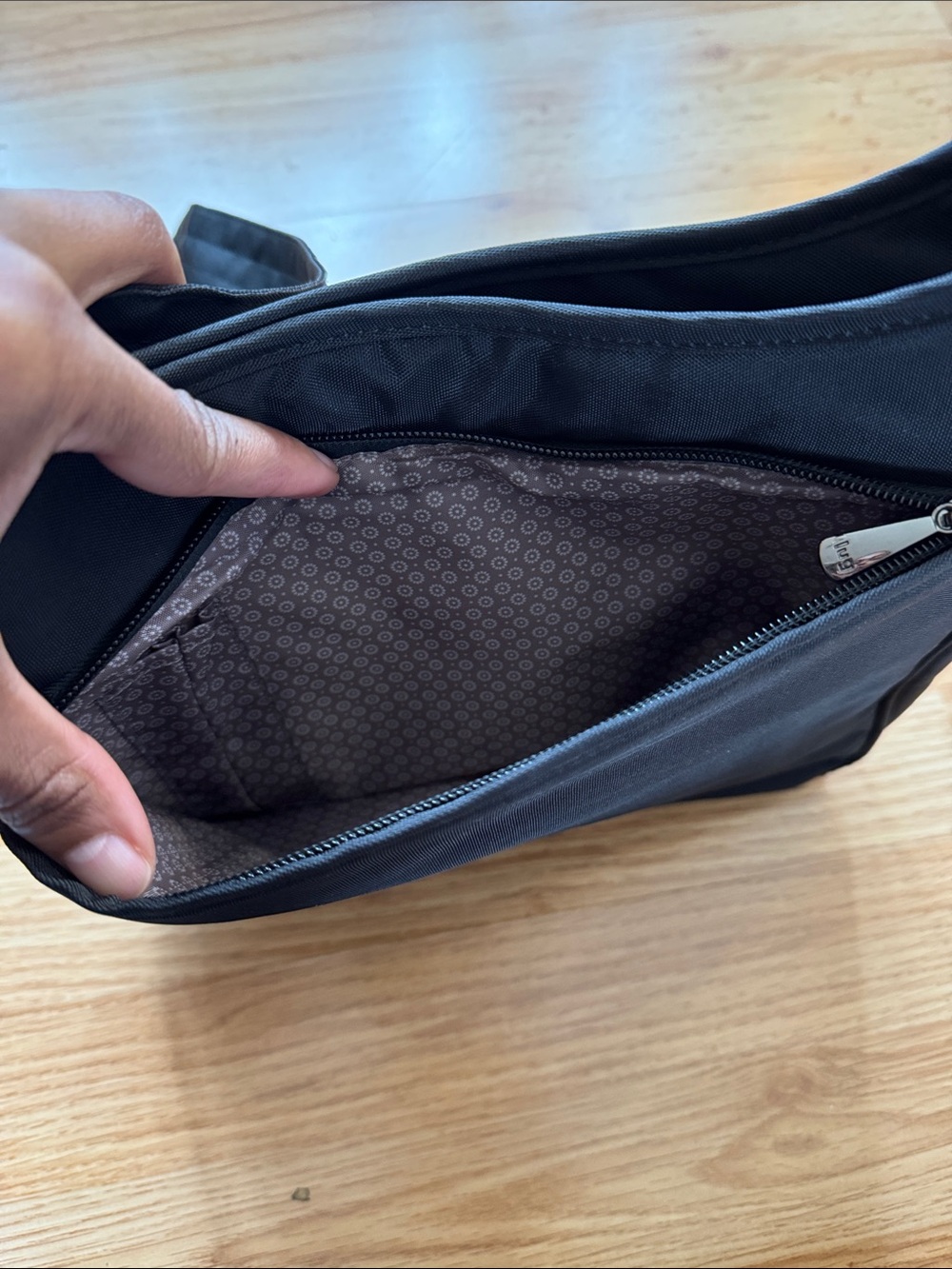 Lug ‘Hopscotch’ Crossbody Messenger Bag 🔅 - Picture 5 of 13
